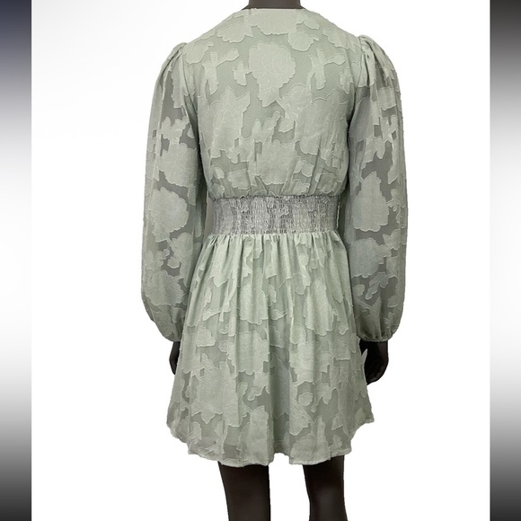 Lulu's Green Plunge Neck Bishop Sleeve Sundress - Picture 2 of 11